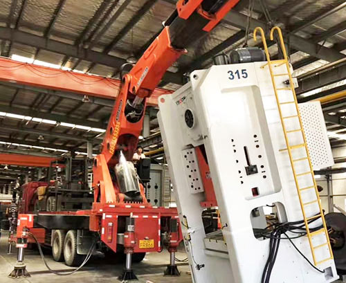 宜都附近随车吊出租，轻松解决运输难题